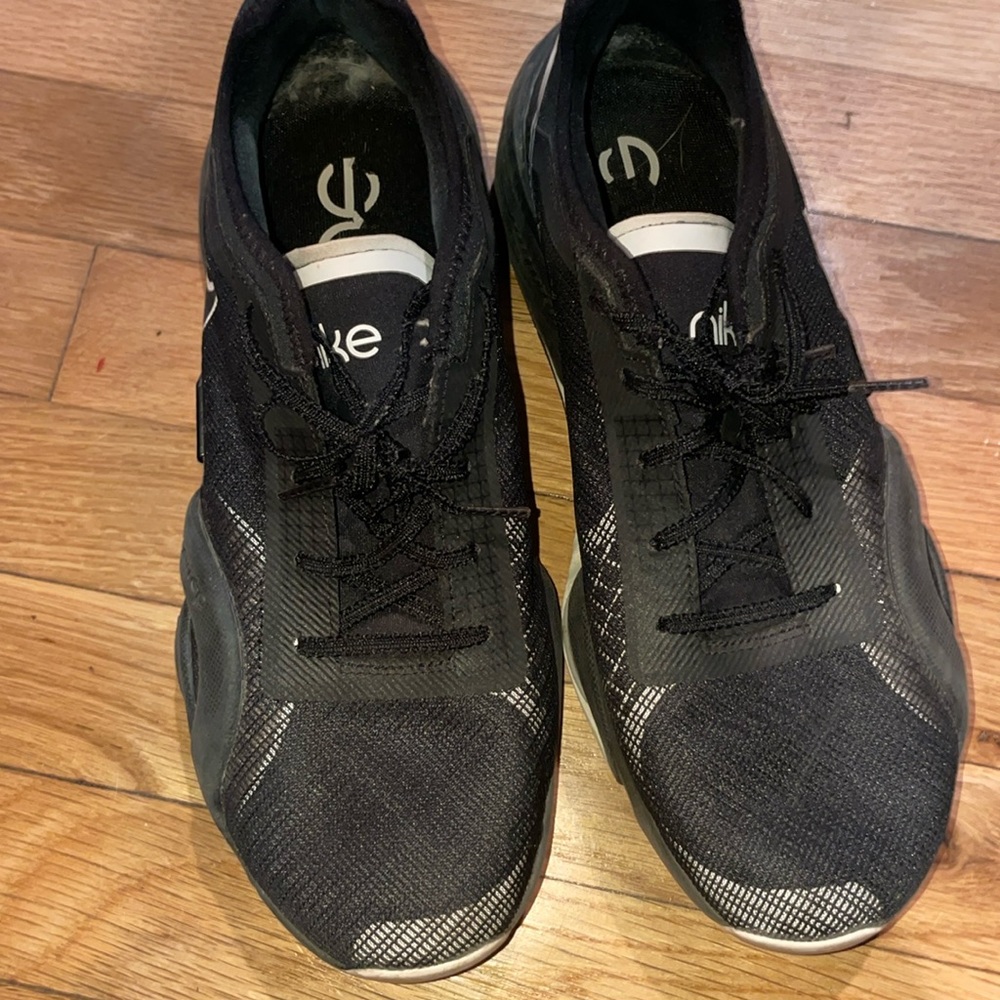Nike Air Zoom size 9.5